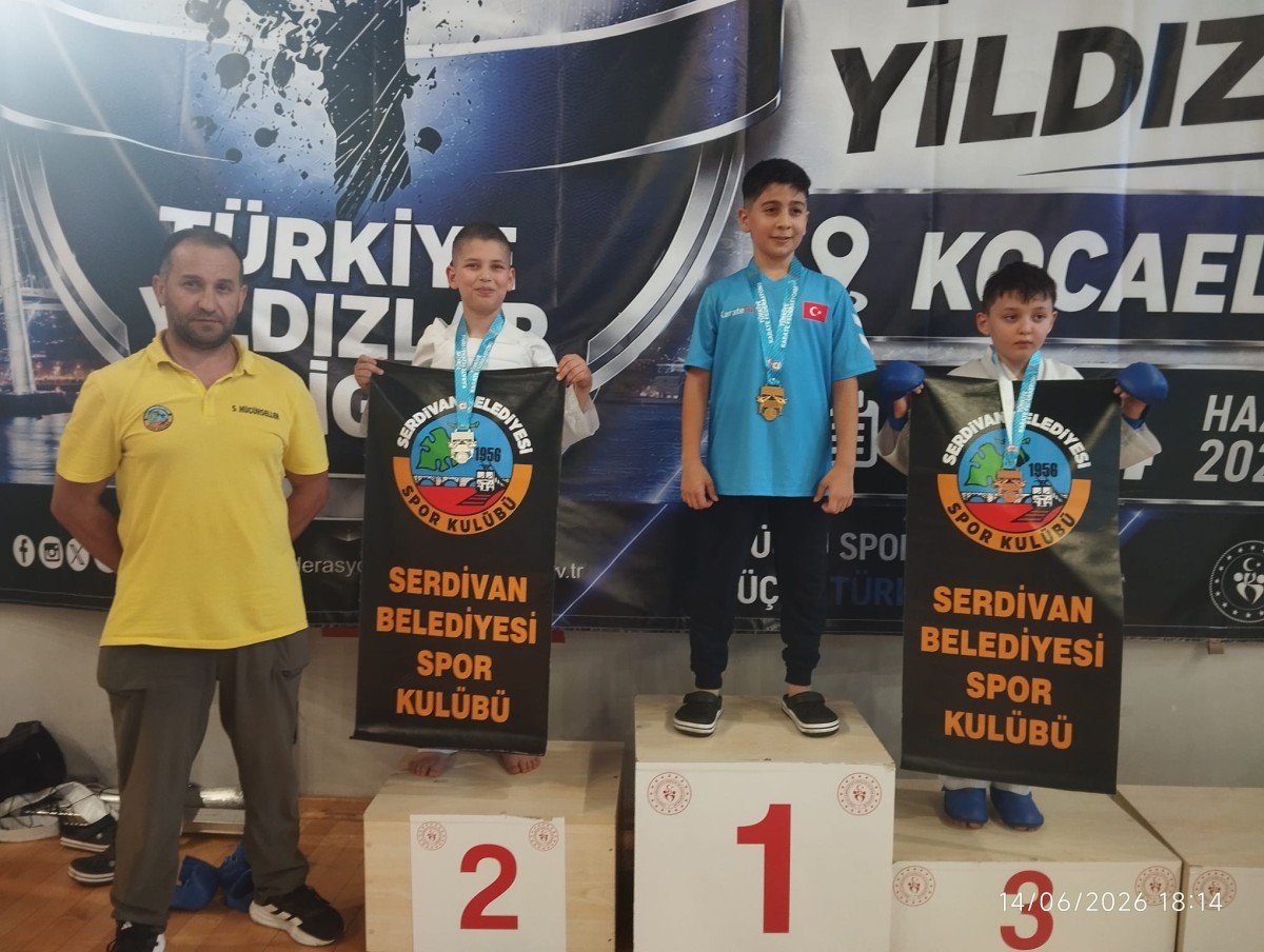 Serdivanlı Karatecilerden Darıca’da Madalya Yağmuru