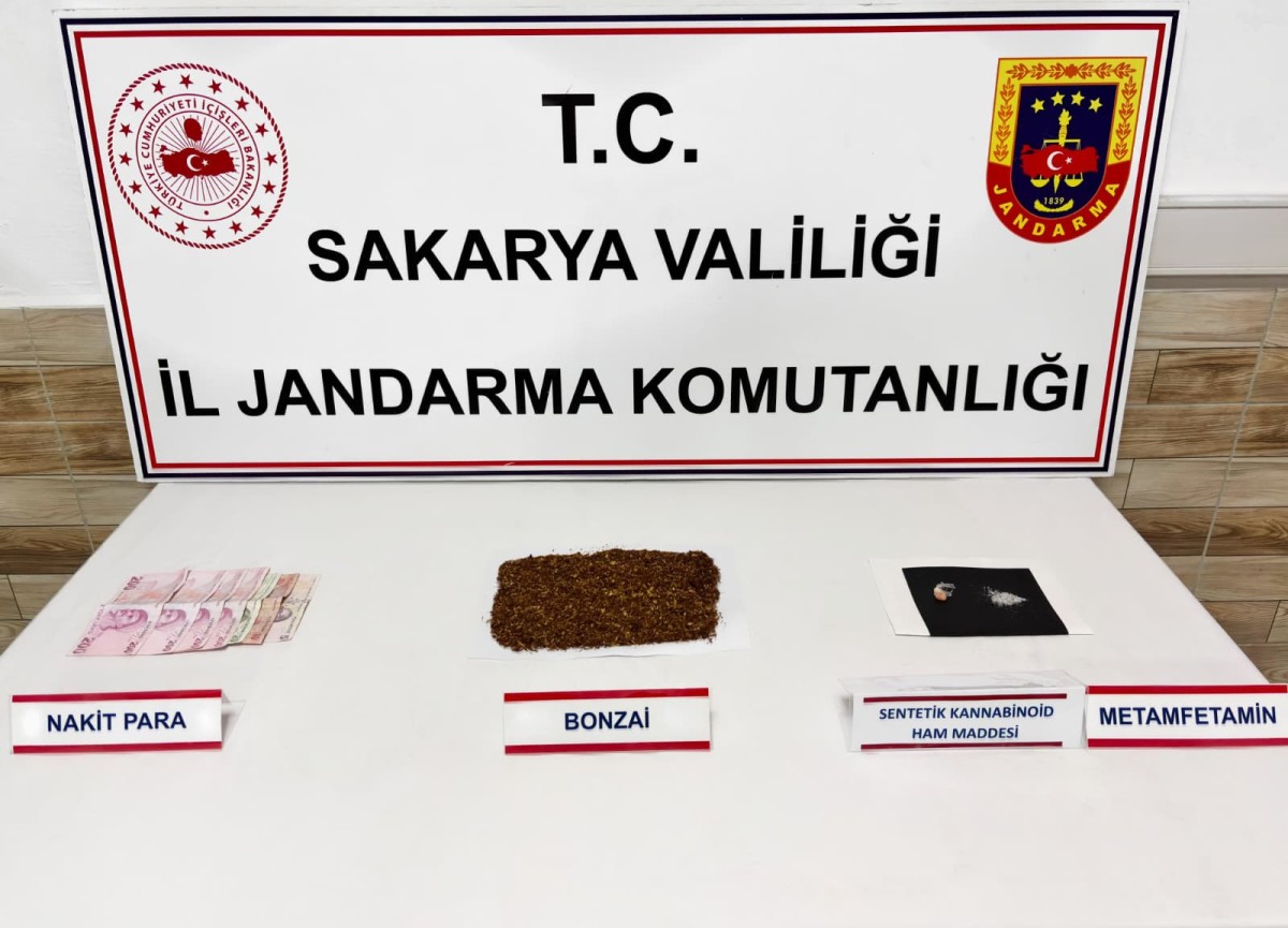 Sakarya'da uyuşturucu operasyonu 3 tutuklama