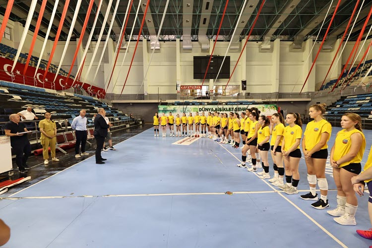 Serdivan Belediyesi Voleybol Takımları Yeni Sezona Hazır