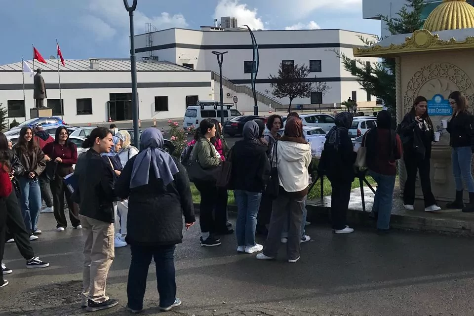 Trabzon’da Üniversitelilere Çorba ve Çamaşırhane Desteği Yeniden Başladı