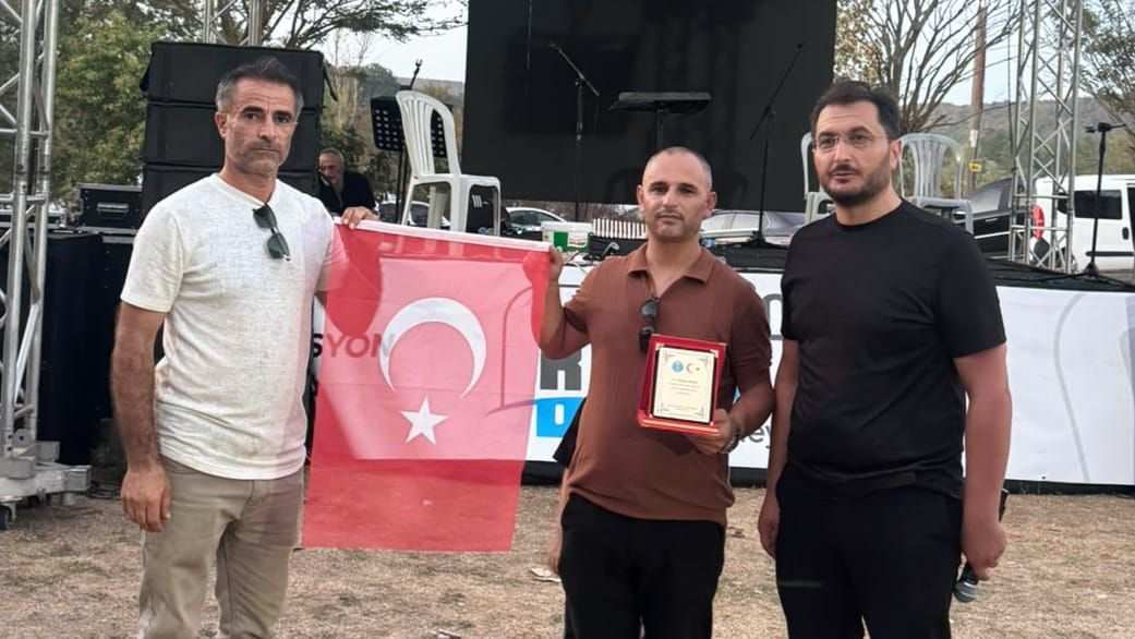 Erzurumlular piknikte buluştu, Süleyman Balkan’a teşekkür plaketi